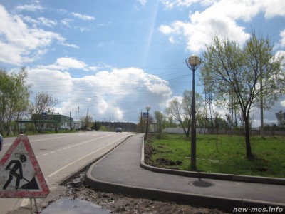 Заканчиваются работы по восстановлению тротуара в микрорайоне Гора